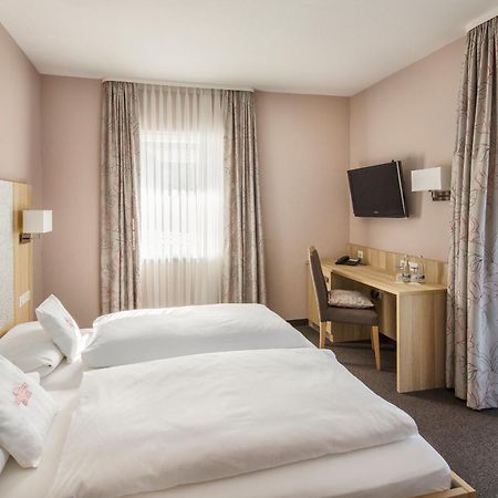 Invite Hotel Loewen Freiburg Eksteriør billede
