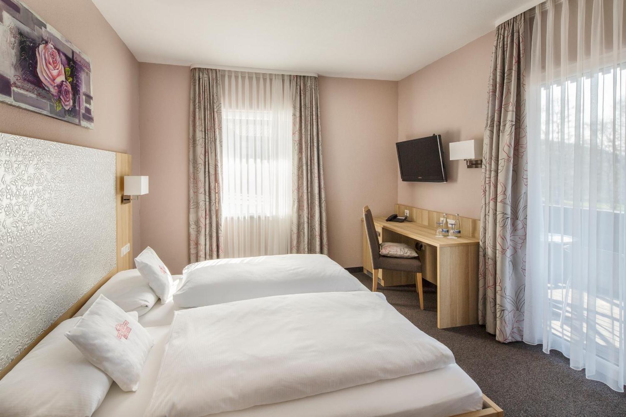 Invite Hotel Loewen Freiburg Eksteriør billede